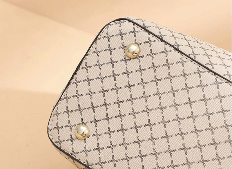 Bolsa Tassel Feminina: Versatilidade e Espaço