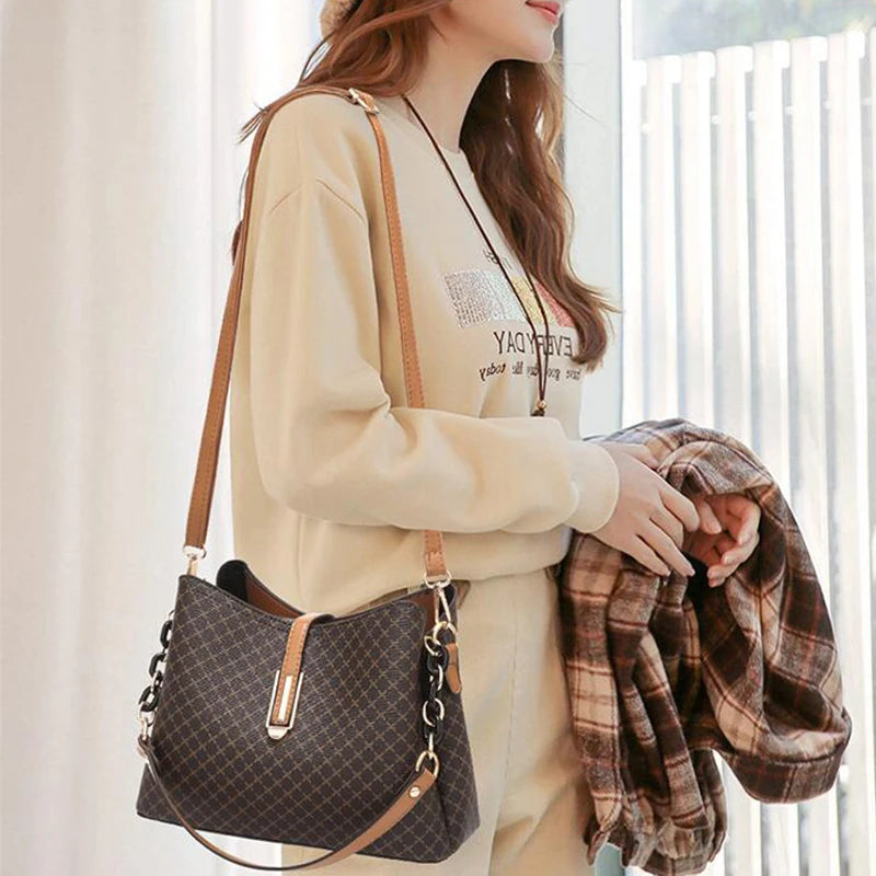 Bolsa Tassel Feminina: Versatilidade e Espaço