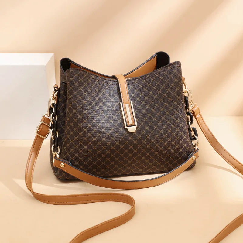 Bolsa Tassel Feminina: Versatilidade e Espaço